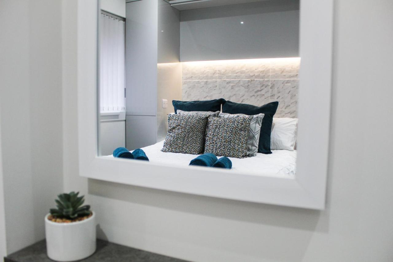 Luxury Property With Hot Tub And Sea Views Oystermouth Esterno foto