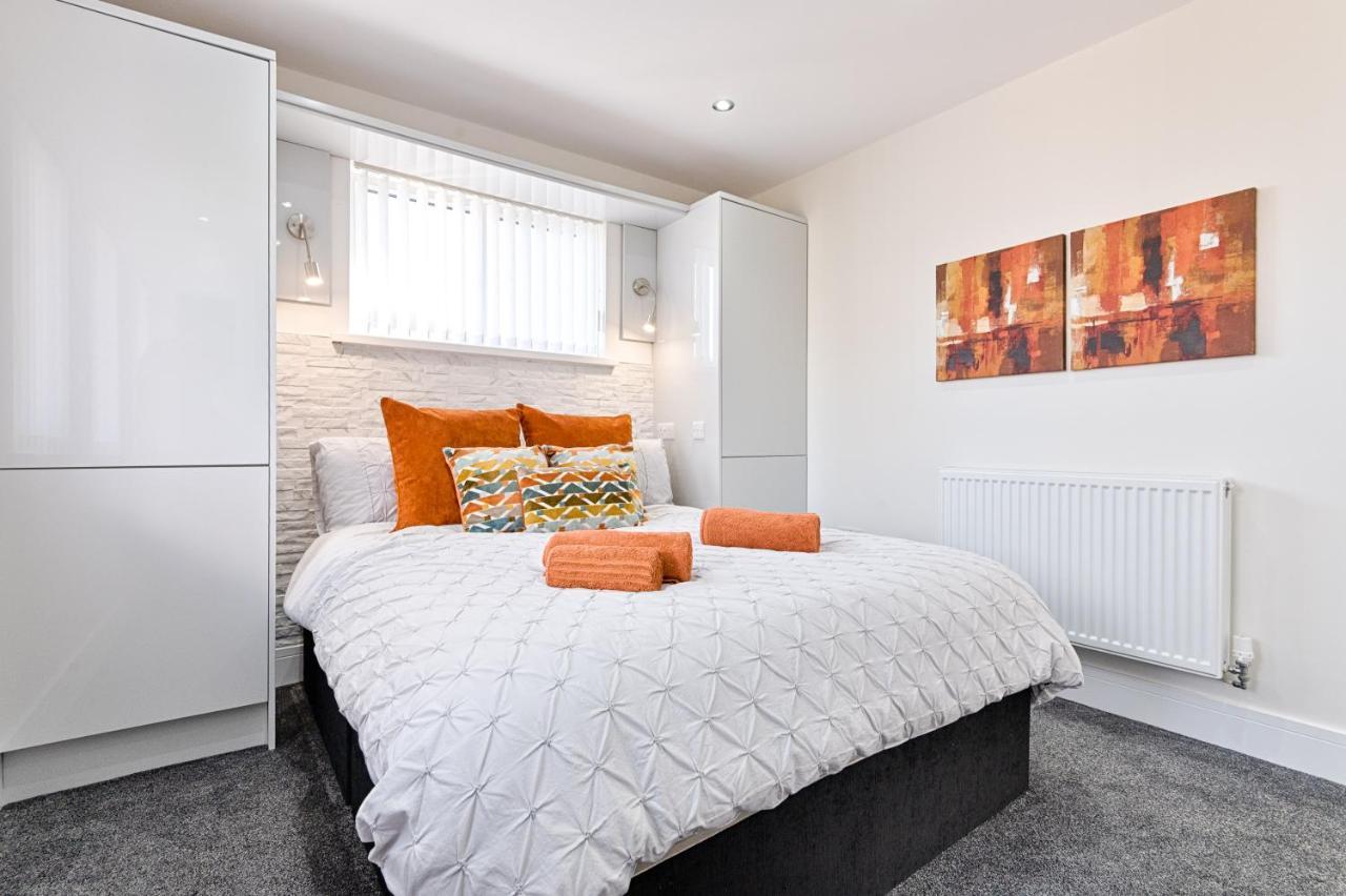Luxury Property With Hot Tub And Sea Views Oystermouth Esterno foto