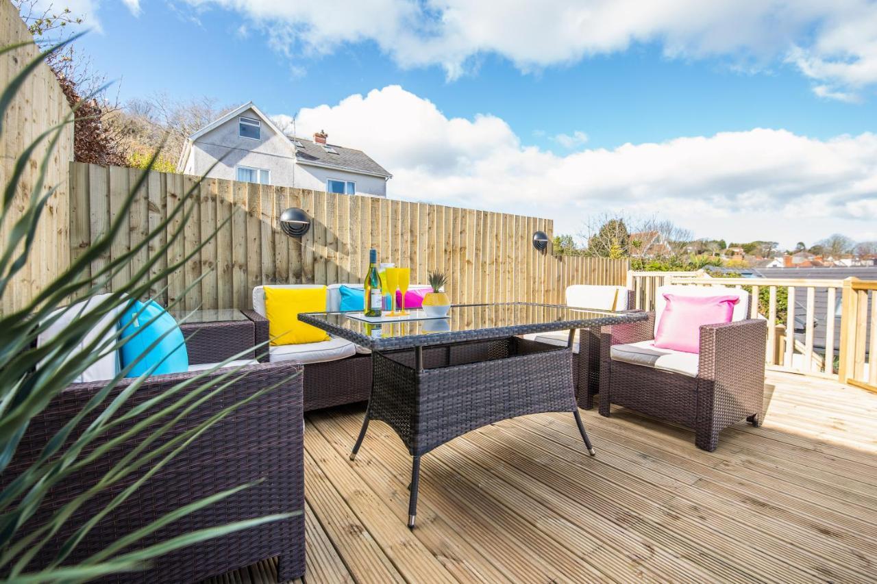Luxury Property With Hot Tub And Sea Views Oystermouth Esterno foto