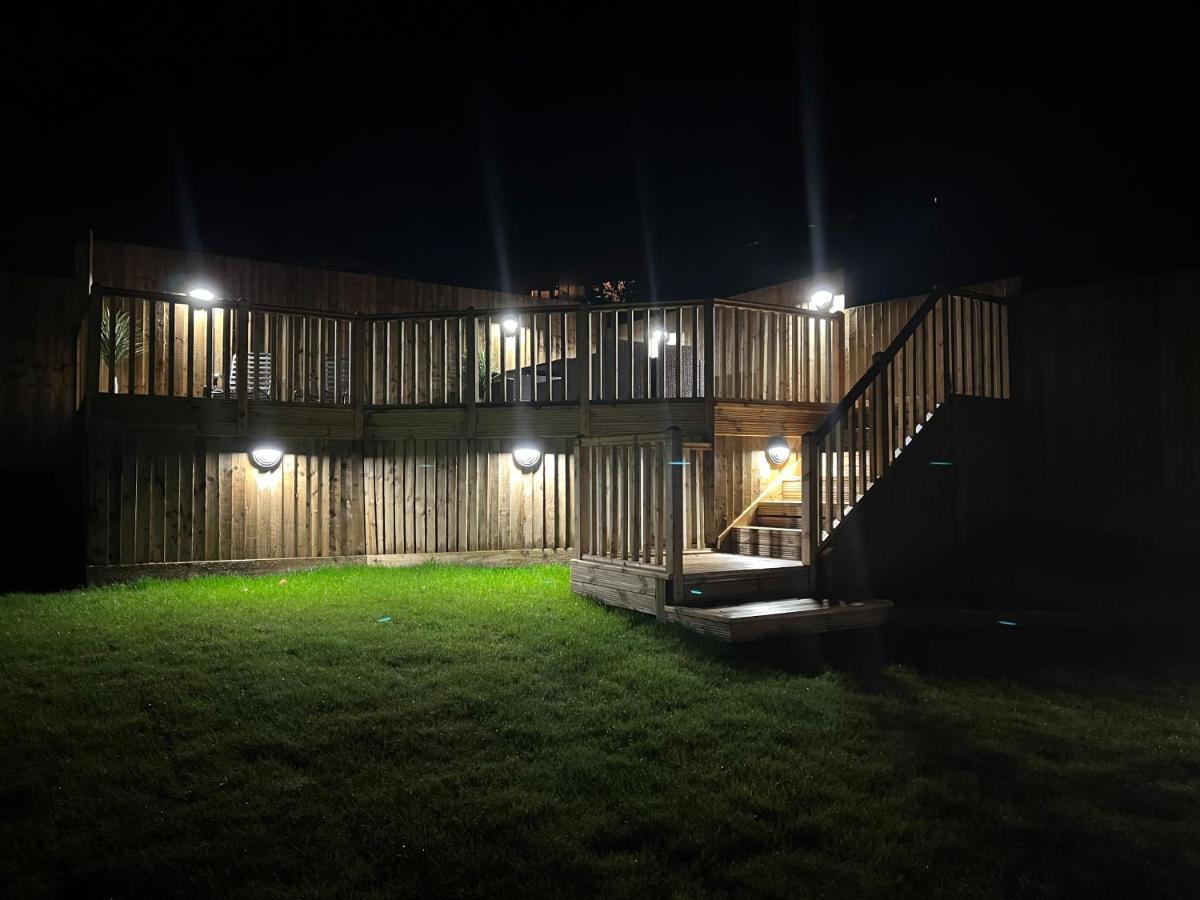 Luxury Property With Hot Tub And Sea Views Oystermouth Esterno foto